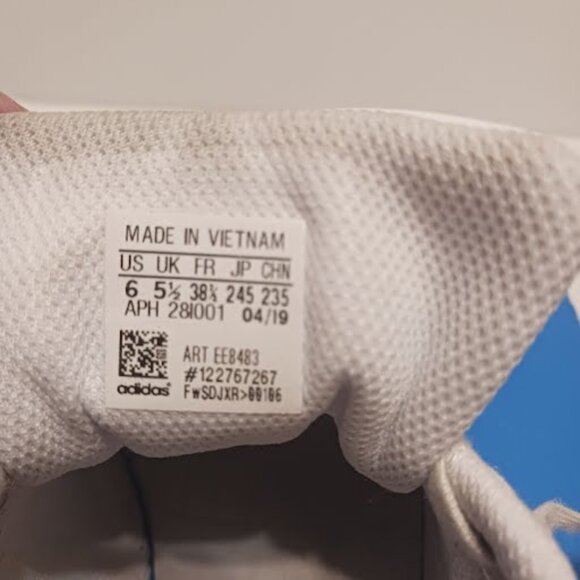 ADIDAS ORIGINALS J STAN SMITH EE8483 White/Silver Iridescent, Sz J6 (W8), used - Picture 12 of 15